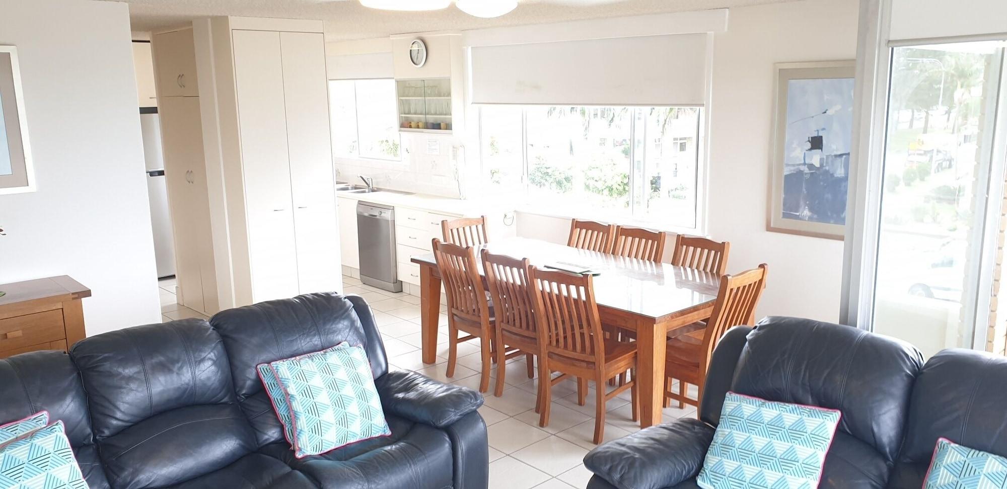 Wyuna Beachfront Holiday Apartments Gold Coast Luaran gambar
