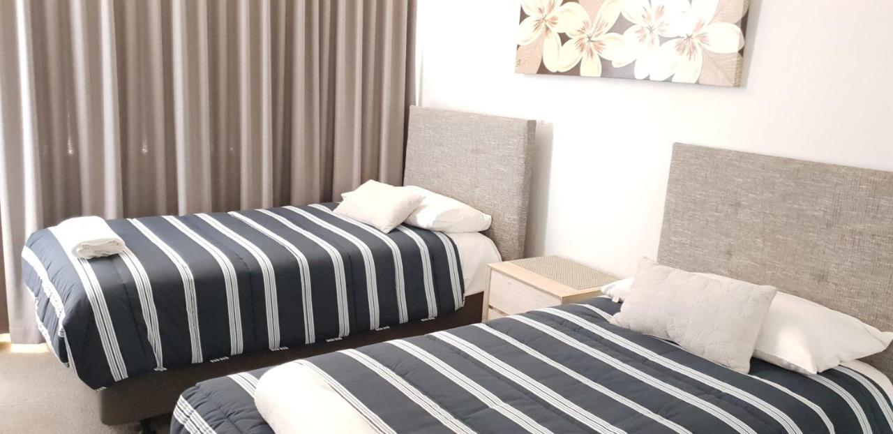 Wyuna Beachfront Holiday Apartments Gold Coast Luaran gambar