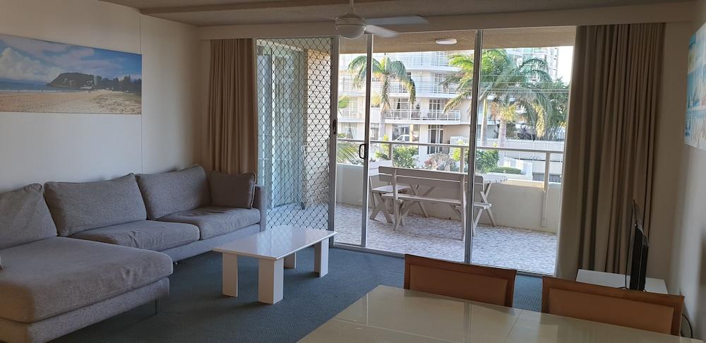 Wyuna Beachfront Holiday Apartments Gold Coast Luaran gambar