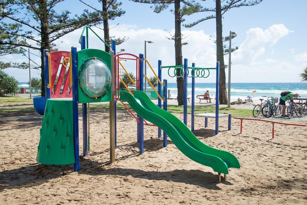 Wyuna Beachfront Holiday Apartments Gold Coast Luaran gambar
