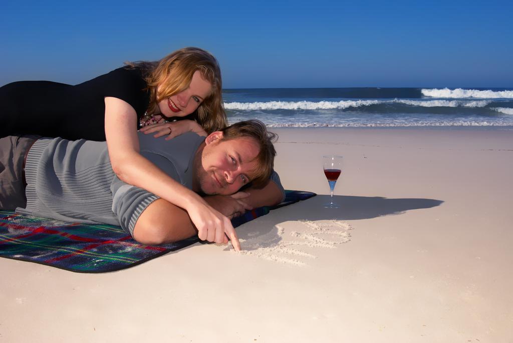 Wyuna Beachfront Holiday Apartments Gold Coast Luaran gambar