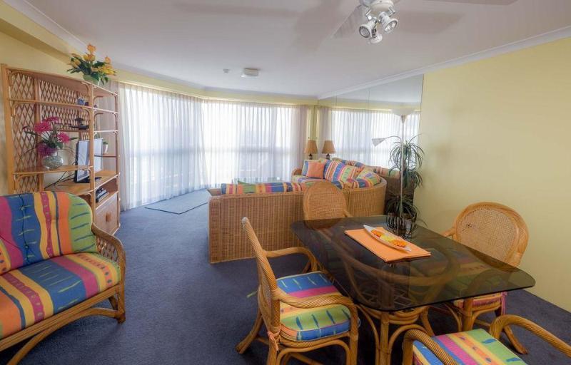 Wyuna Beachfront Holiday Apartments Gold Coast Luaran gambar
