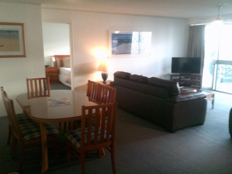 Wyuna Beachfront Holiday Apartments Gold Coast Luaran gambar