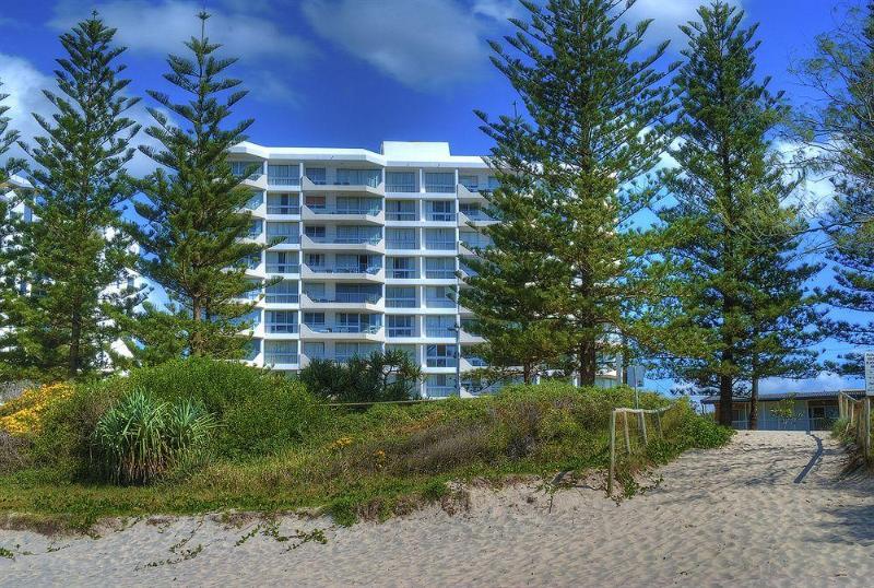 Wyuna Beachfront Holiday Apartments Gold Coast Luaran gambar