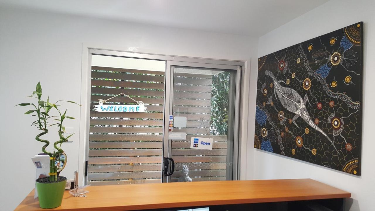 Wyuna Beachfront Holiday Apartments Gold Coast Luaran gambar